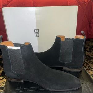 Chelsea Boot Size 9.5 Black Suede